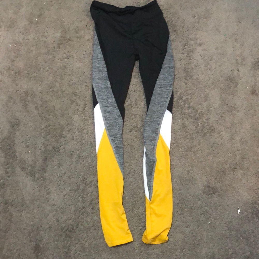 Long athletic leggings